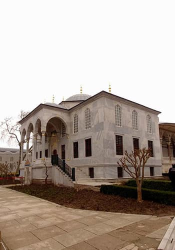 Topkapı Sarayı 3.Ahmet Kütüphanesi Teşhir Tanzim ve Bilgi Panoları Yapımı